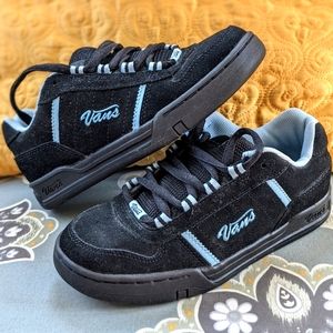 Vans size 3 Big Kid Unisex Sneaker Black White Suede Old Skool